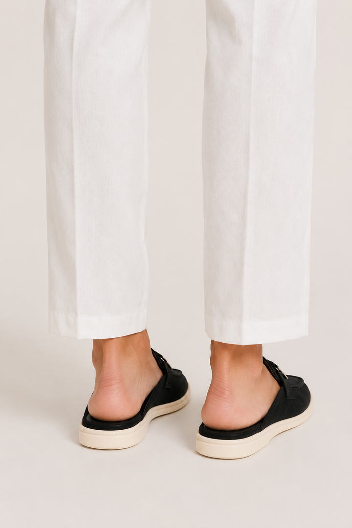 The Soriano Firenze Buckle Mule — Black
