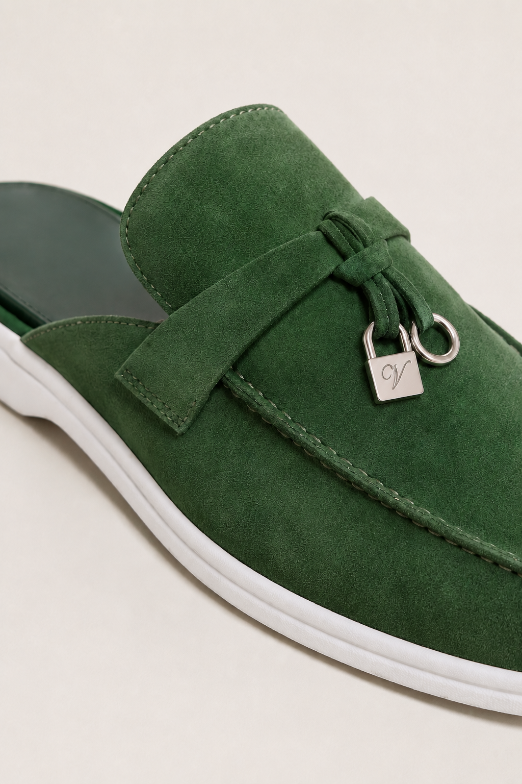 The Soriano Firenze Buckle Mule — Green