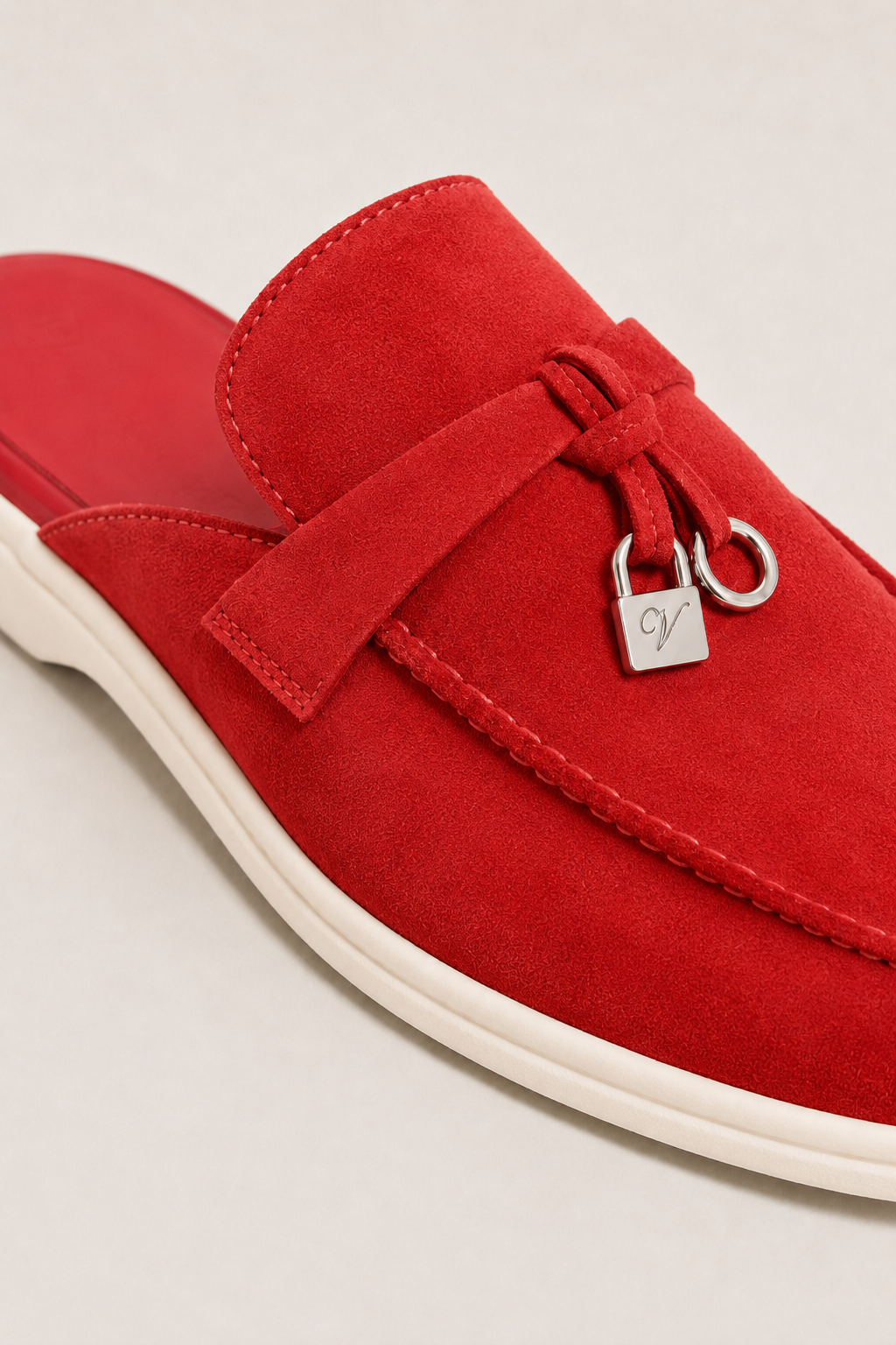 The Soriano Firenze Buckle Mule — Red