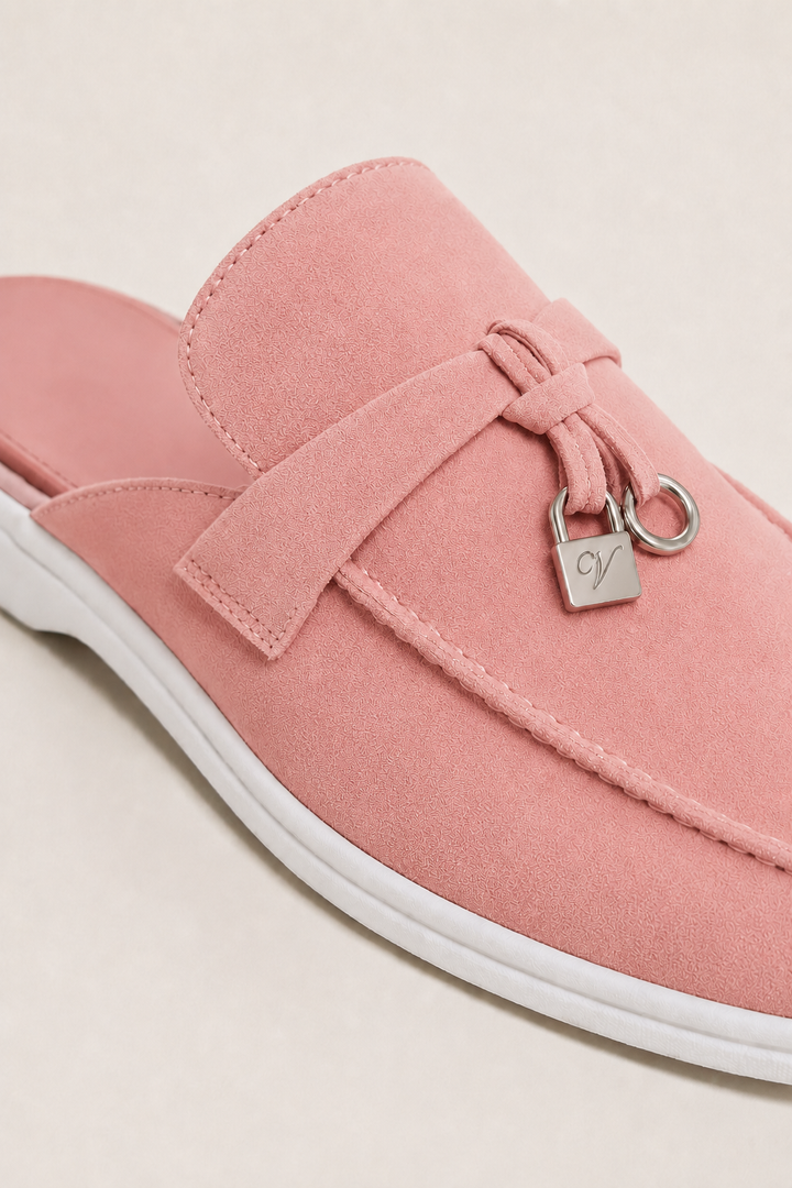 The Soriano Firenze Buckle Mule — Pink