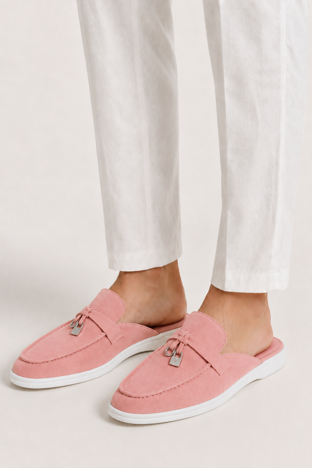 The Soriano Firenze Buckle Mule — Pink