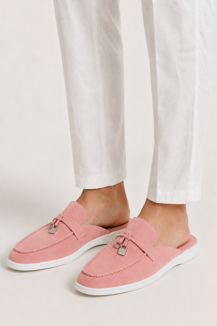 The Soriano Firenze Buckle Mule — Pink