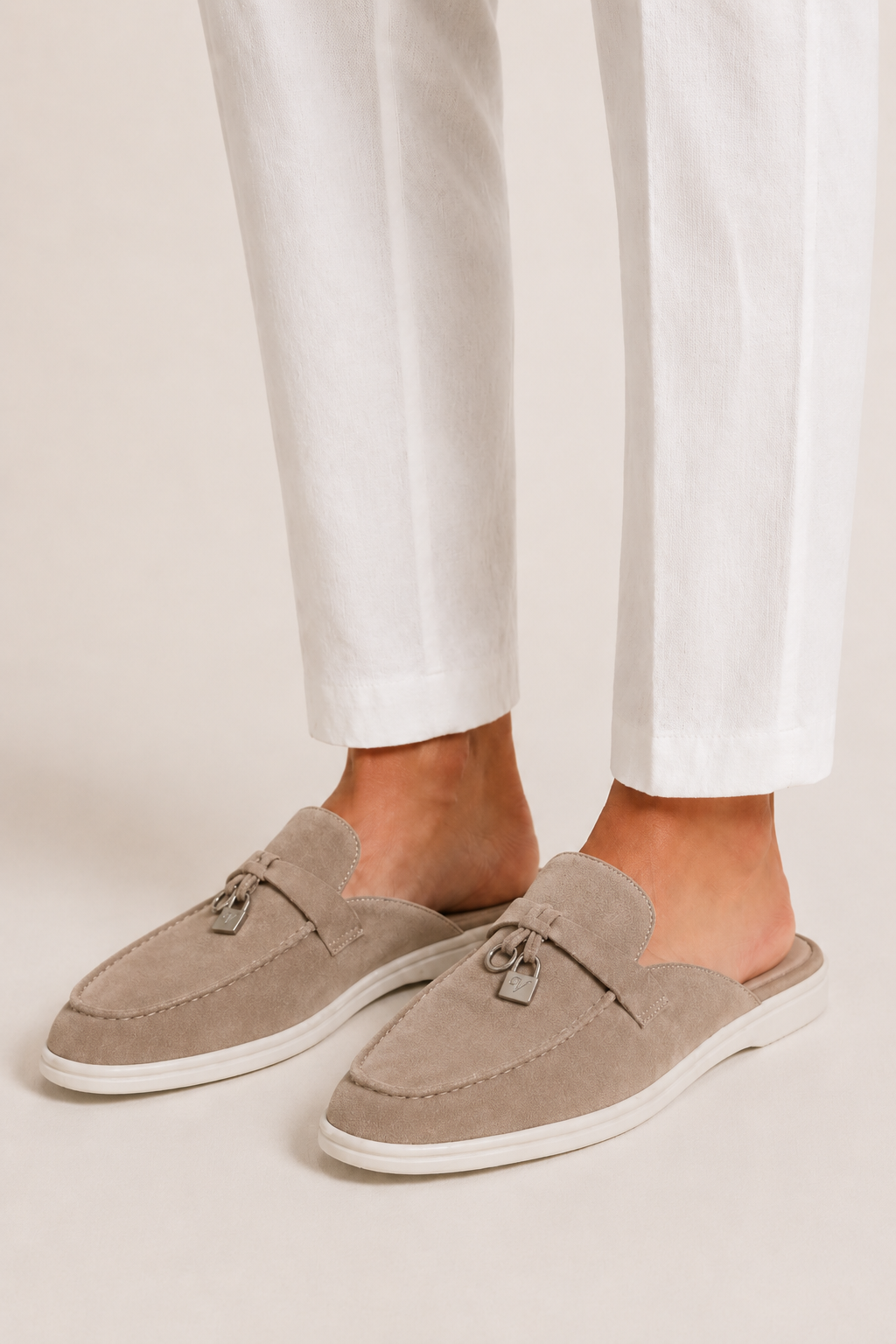 The Soriano Firenze Buckle Mule — Beige