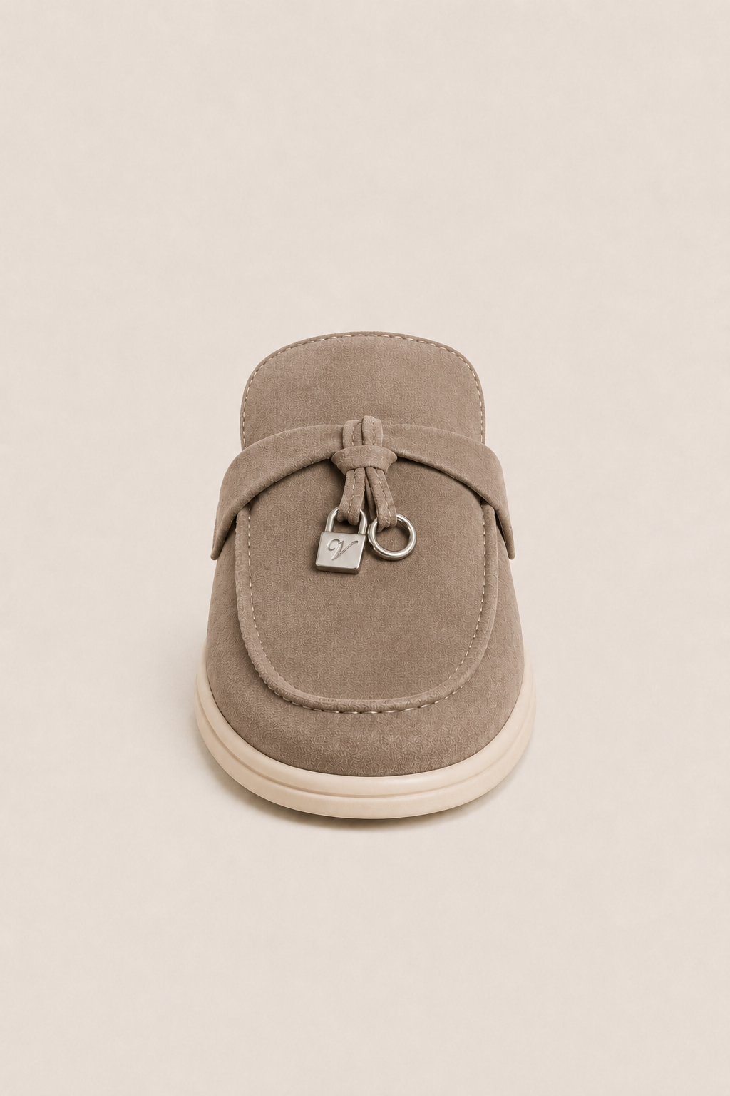 The Soriano Firenze Buckle Mule — Beige