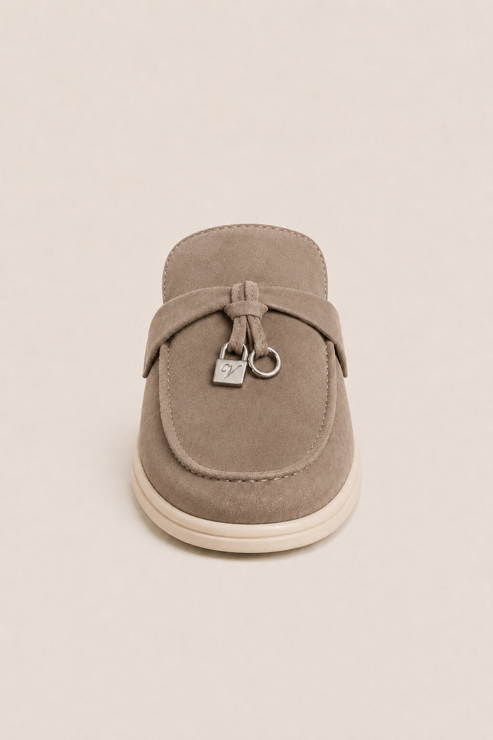 The Soriano Firenze Buckle Mule — Beige