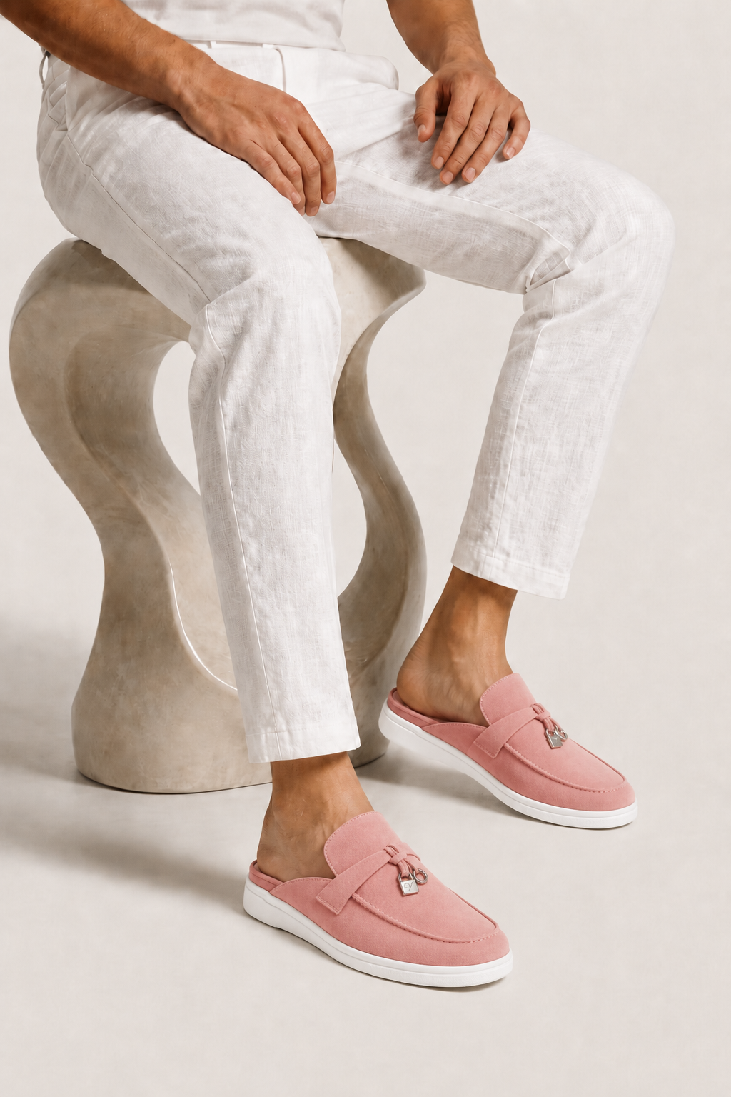 The Soriano Firenze Buckle Mule — Pink