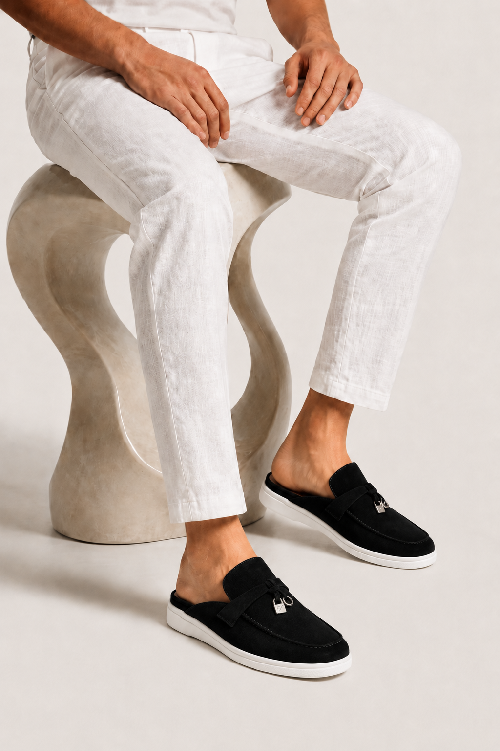 The Soriano Firenze Buckle Mule — Black