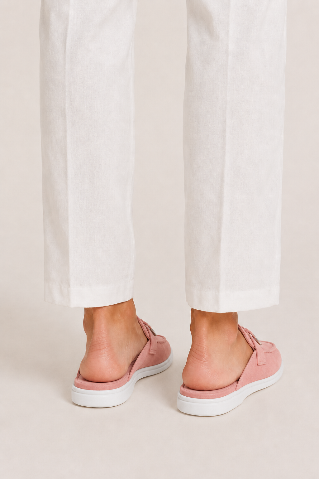 The Soriano Firenze Buckle Mule — Pink