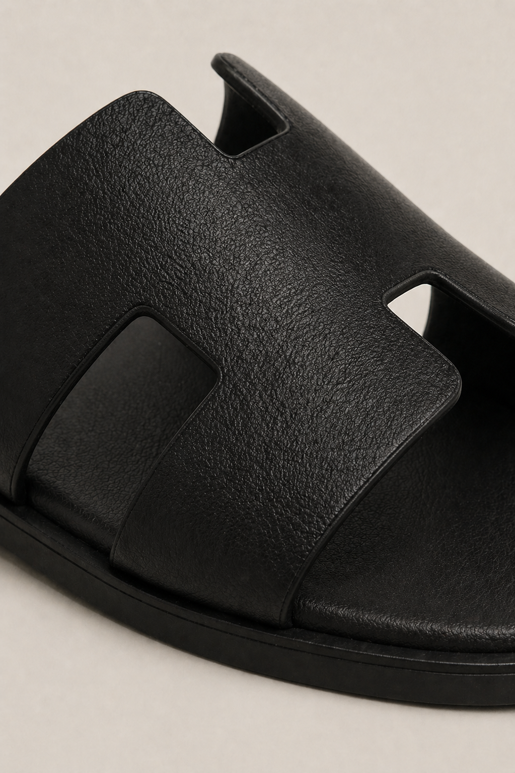 The Soriano Leather Sandal Black