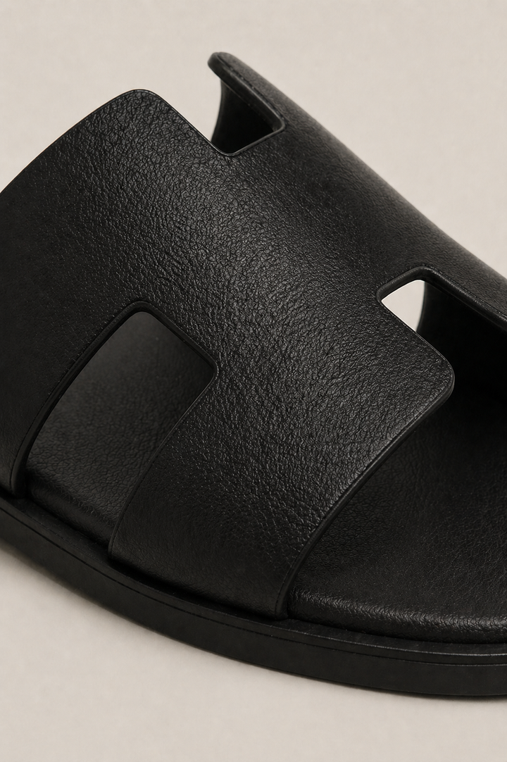 The Soriano Leather Sandal Black
