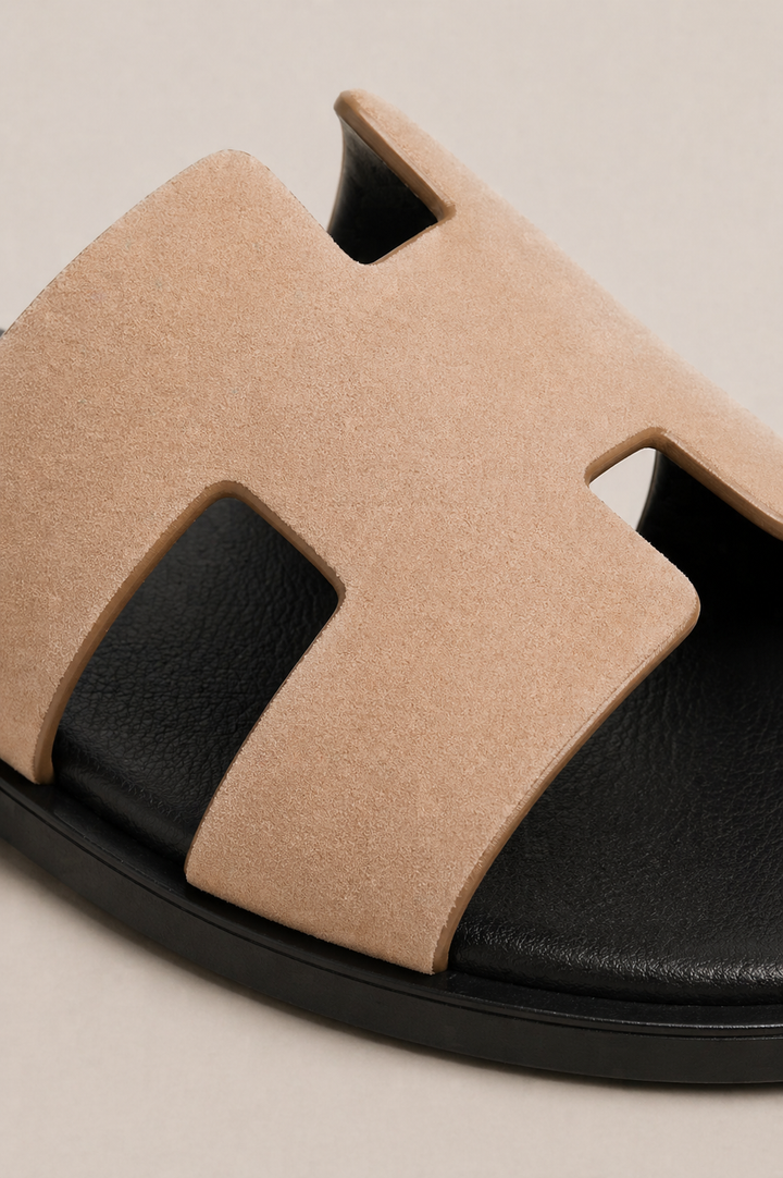 The Soriano Suede Sandal Sand
