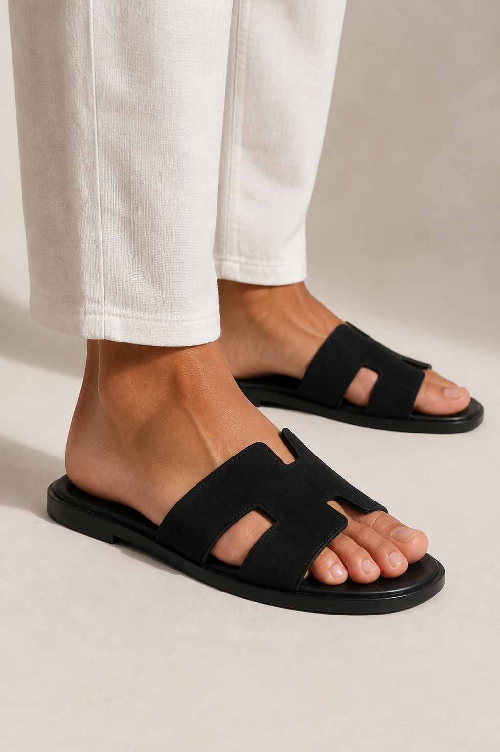 The Soriano Suede Sandal Black