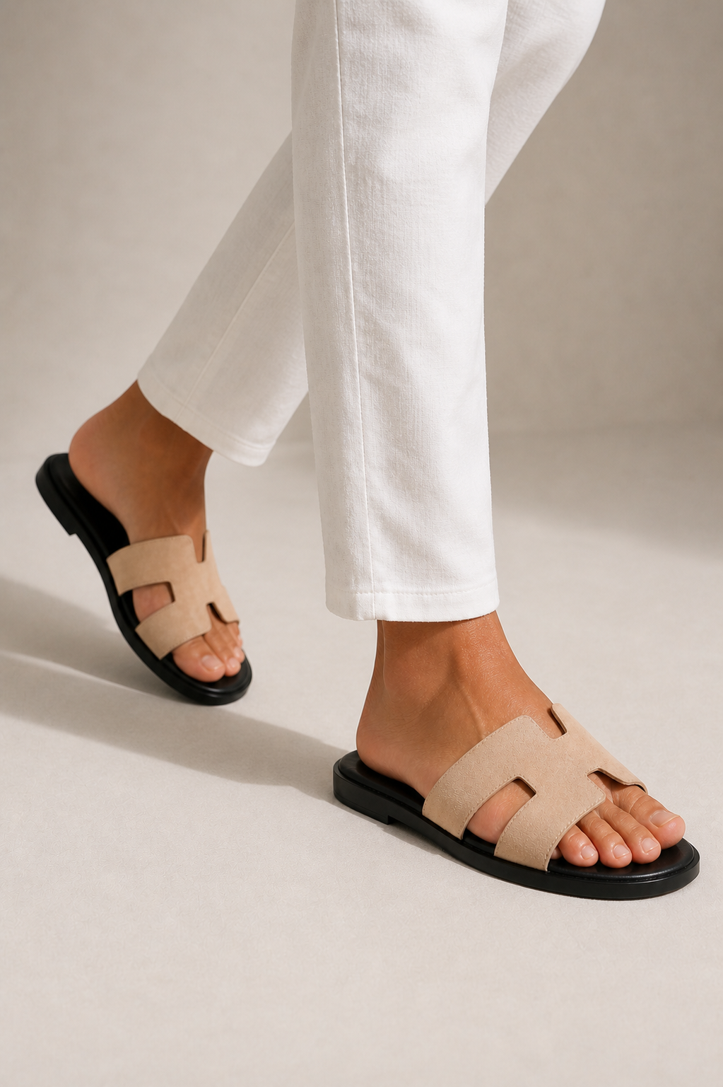 The Soriano Suede Sandal Beige