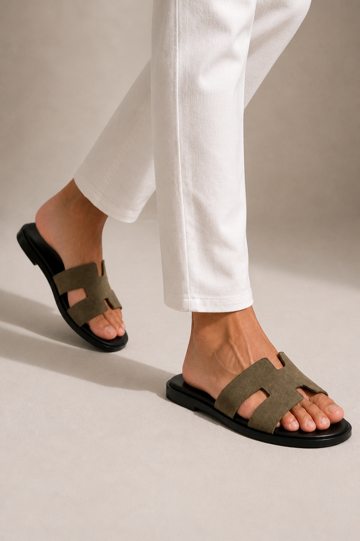 The Soriano Suede Sandal Olive