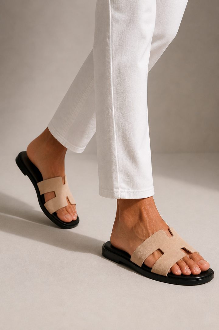 The Soriano Suede Sandal Sand