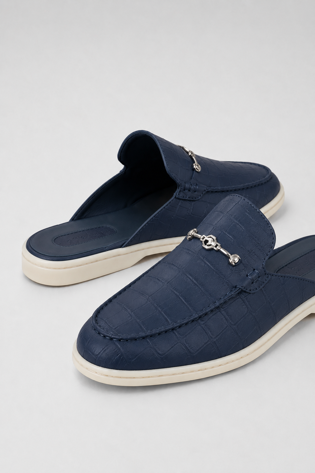 The Soriano Amalfi Croco Mule — Navy