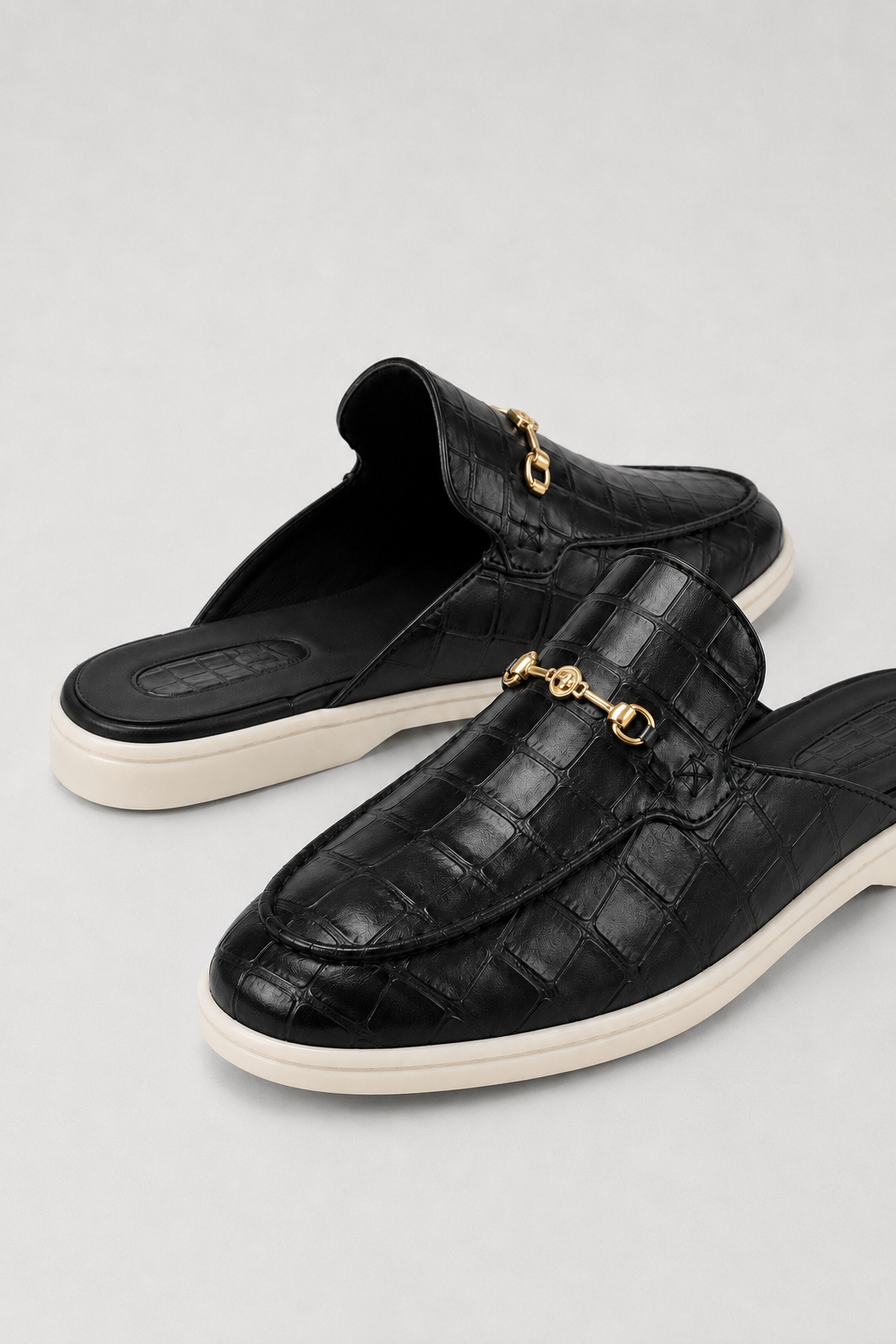 The Soriano Amalfi Croco Mule — Gloss Black